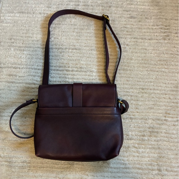 FOSSIL Kinley Small Fold Over Leather Crossbody Bag in Plum - Picture 6 of 7